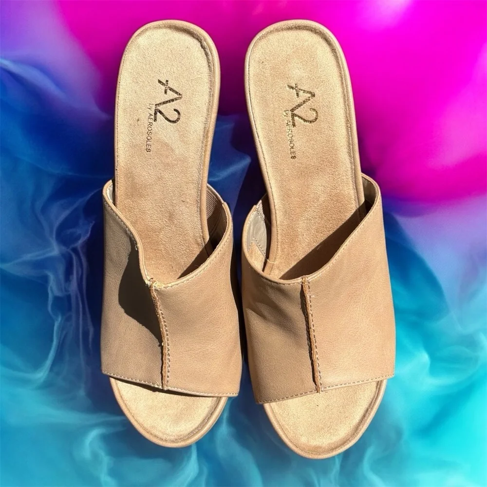 New A2 By Aerosoles Heart Plush Tan Vegan Leather Wedge Slide Sandals Woman's 8 - Picture 2 of 6